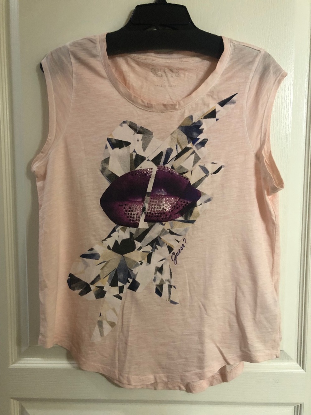 Guess Women’s Large Tee peach cap sleeve sequin lips graphic purple